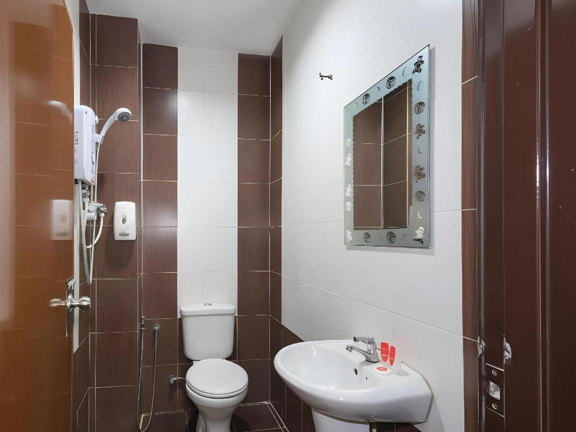Capital O 812 Hotel Smc Seksyen 13 ชาห์อาลัม ภายนอก รูปภาพ